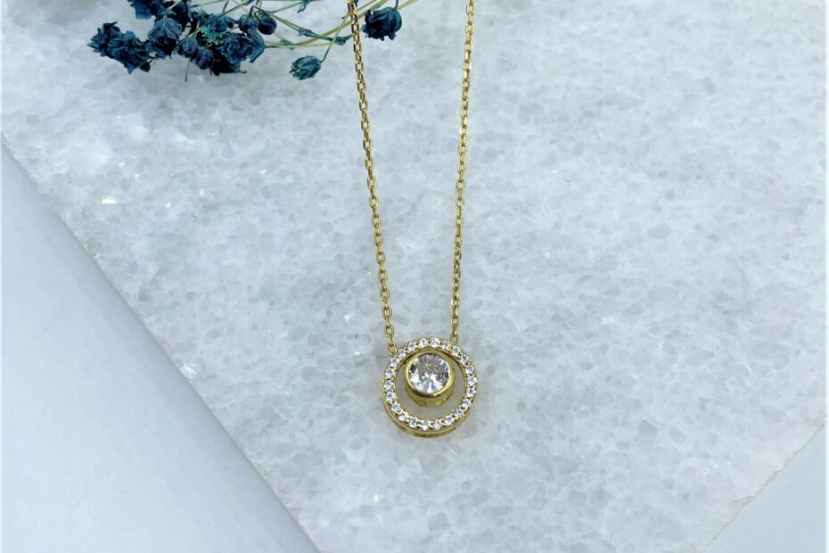 Κολιέ με στρογγυλό ζιργκόν